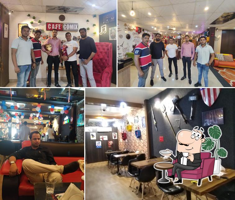 Check out how COMIX CAFE STUDIOS (ORIGINAL) looks inside