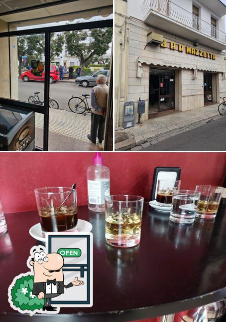 Bar Mazzotta Di Mazzotta G. E A. Snc si caratterizza per la esterno e interni
