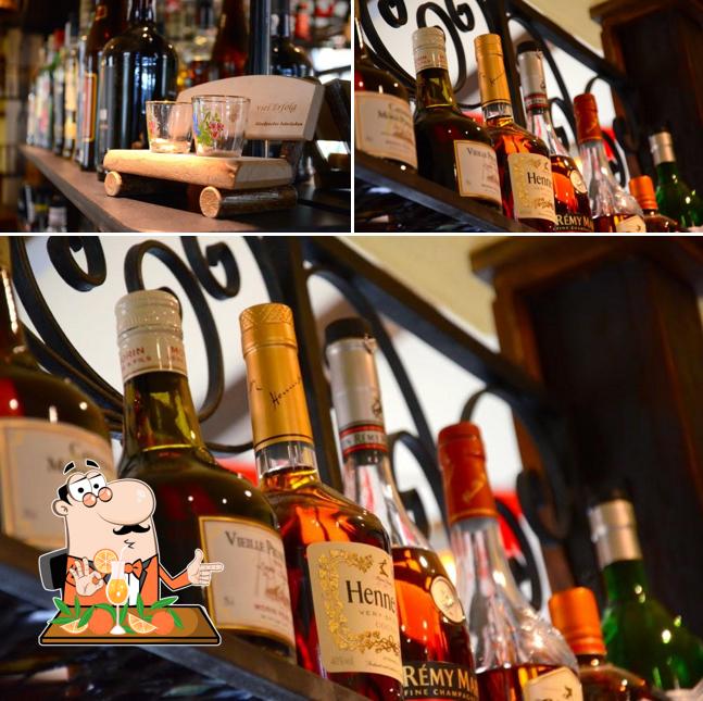 Buddy's Pub serve alcolici