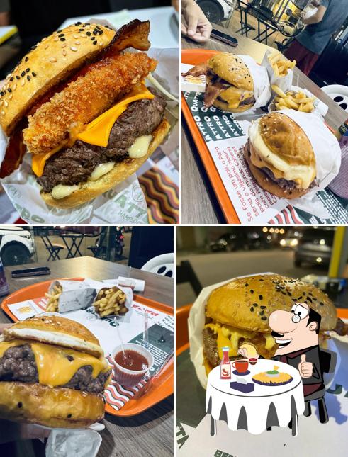 Delicie-se com um hambúrguer no Quattro Hamburgers