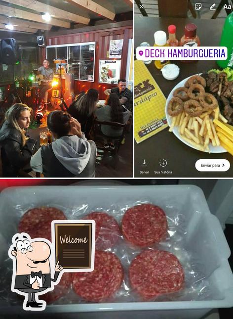 Vea esta foto de Deck Hamburgueria