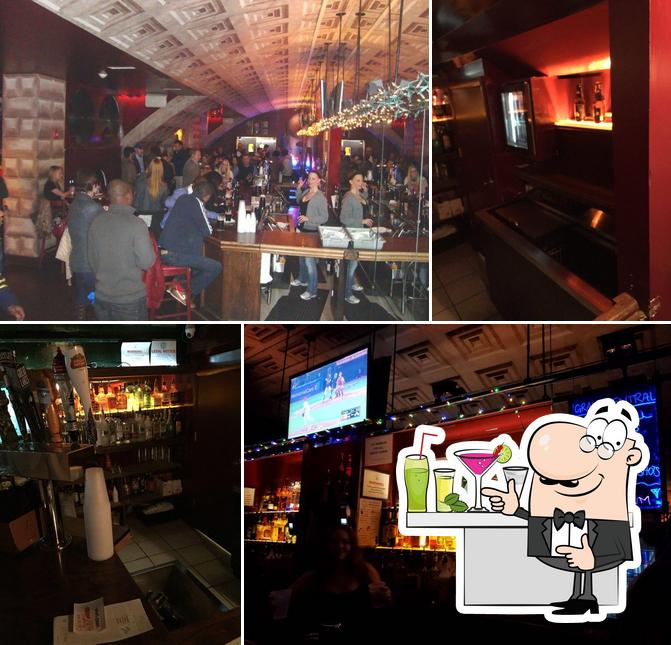 Grand Central Restaurant, Bar & Sportsbook in Washington Restaurant