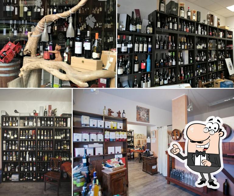 Gli interni di Enoteca Mondo Divino