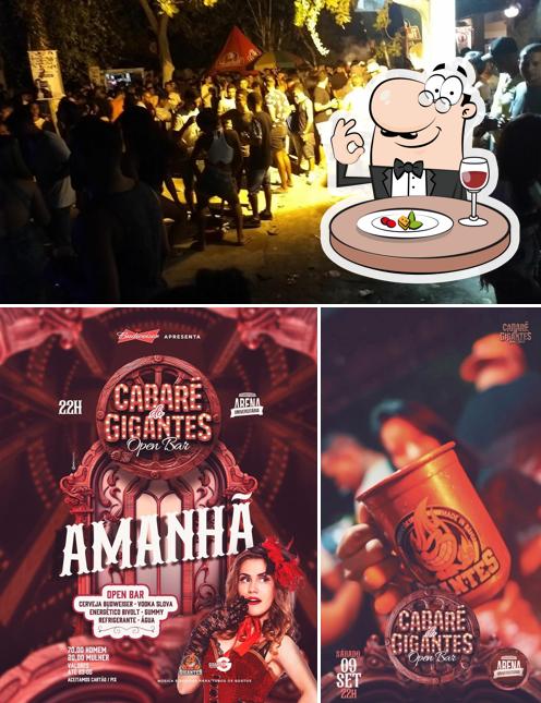 Dê uma olhada a ilustração apresentando comida e exterior a Arena Universitária - Feira de Santana