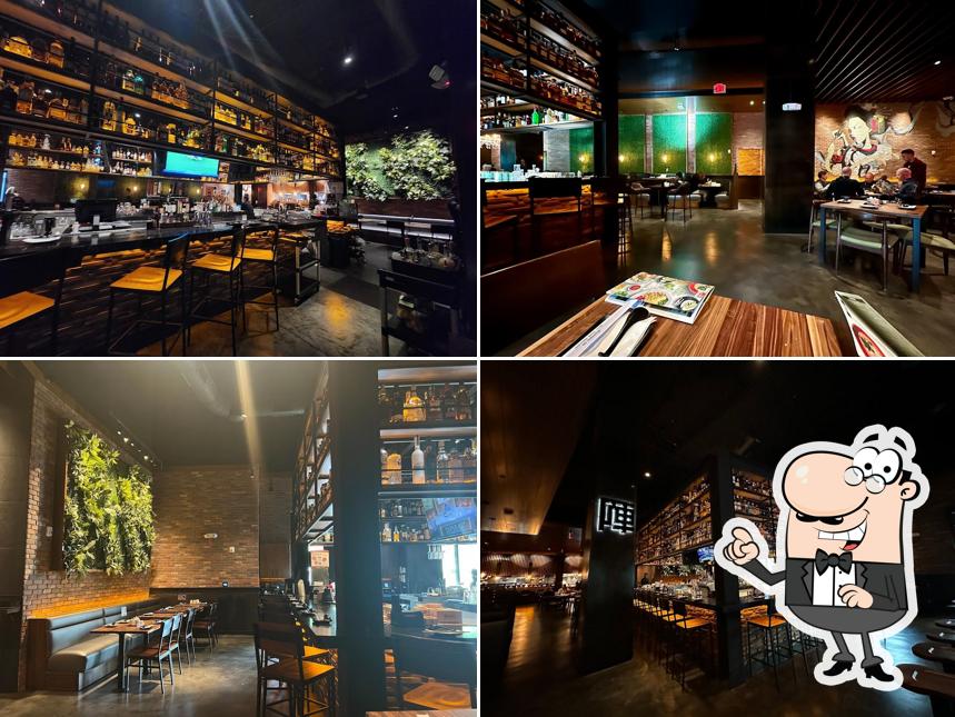 Siéntate a una de las mesas de JINYA Ramen Bar - SouthPark