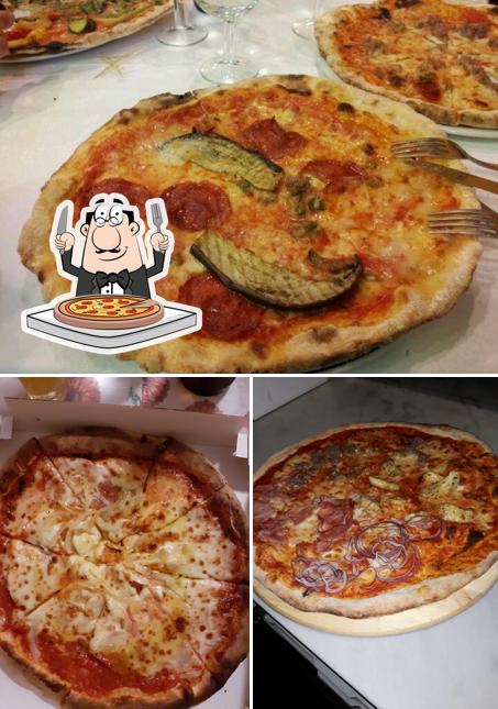 Prenditi una pizza a Pizzeria peperoncino da Andrea