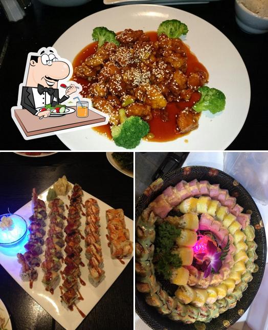 Блюда в "Happy Kitchen & Sushi Bar"