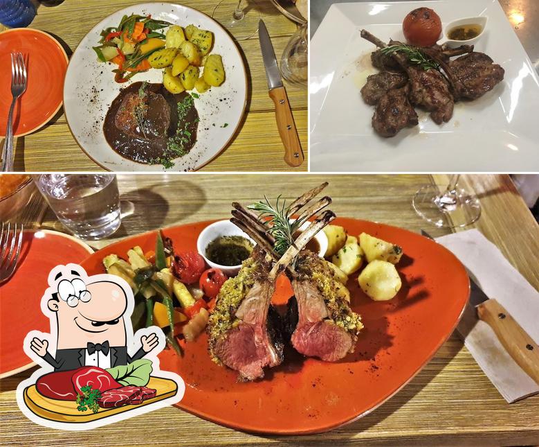 Peça pratos de carne no Restaurante O Farol (carvoeiro)