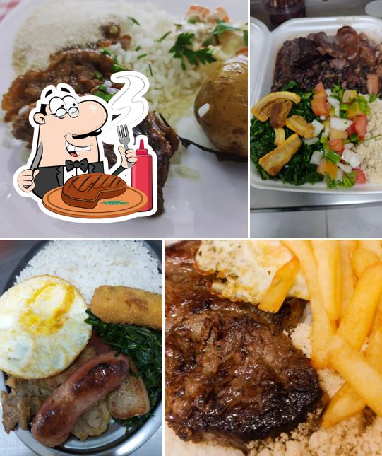 Escolha refeições de carne no Banana´s Restaurante Padaria e Convenência