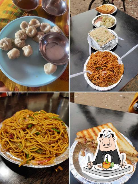 Food at Jagan Momos Mansarovar
