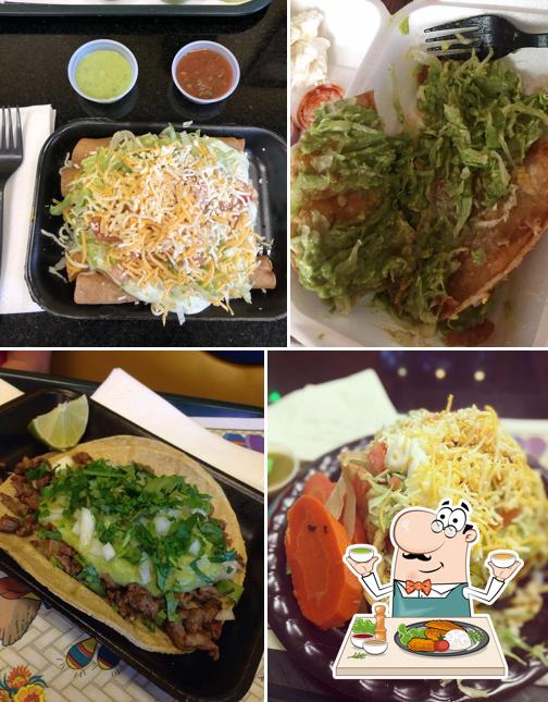 Блюда в "Cazadores Mexican Food"