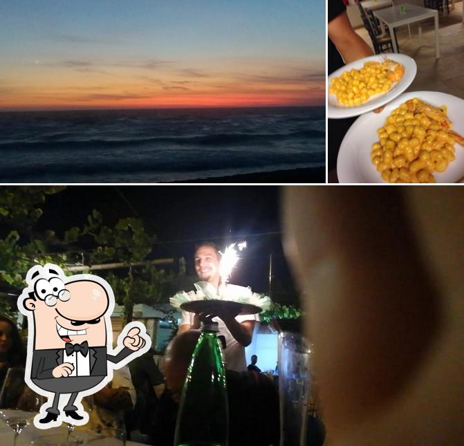 Guarda la immagine che raffigura la interni e esterno di Back Flip Da Moisè