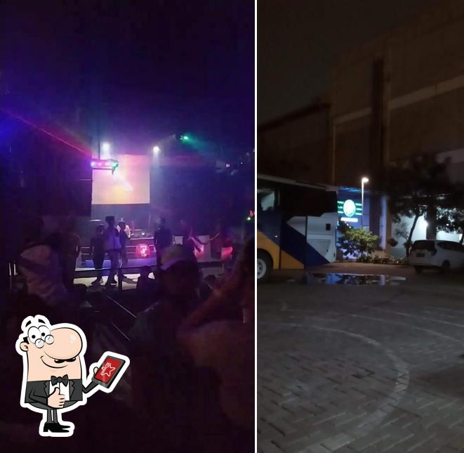 jonna pluto club, Bekasi Regency Restaurant reviews