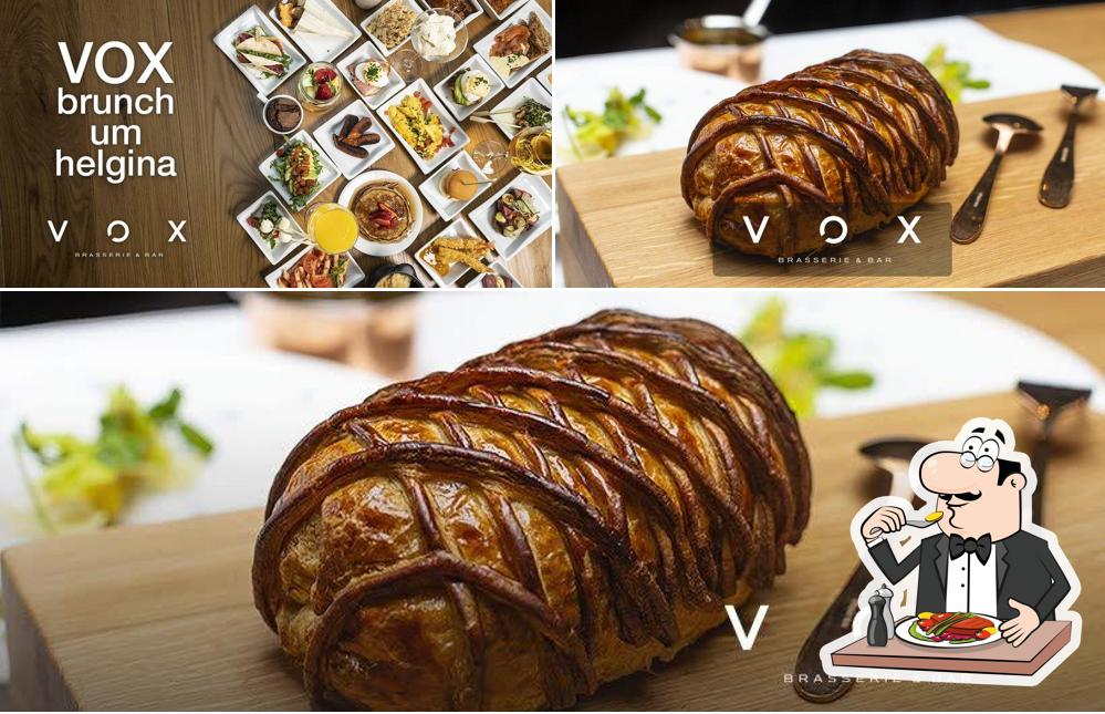 Еда в "VOX Brasserie & Bar"