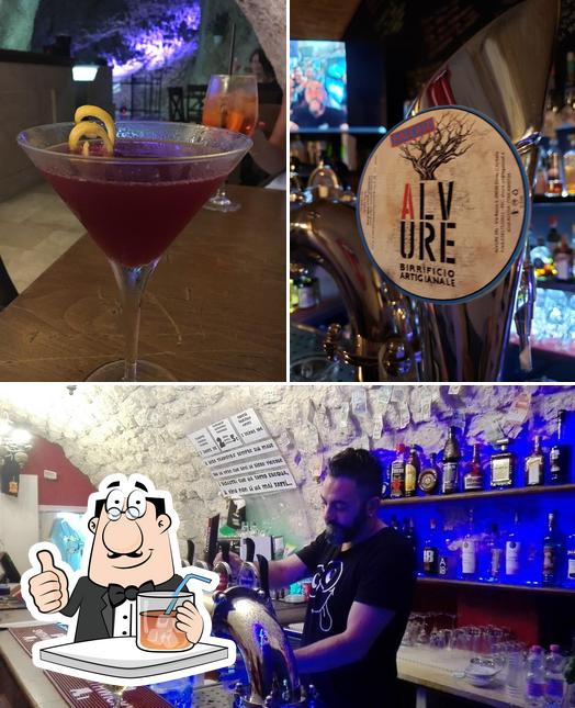 Goditi un drink dal menu