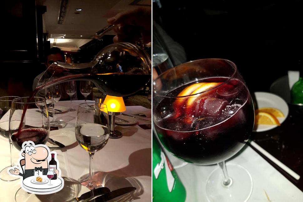 Il est fort sympathique de prendre un verre de vin à JW Steakhouse Restaurant