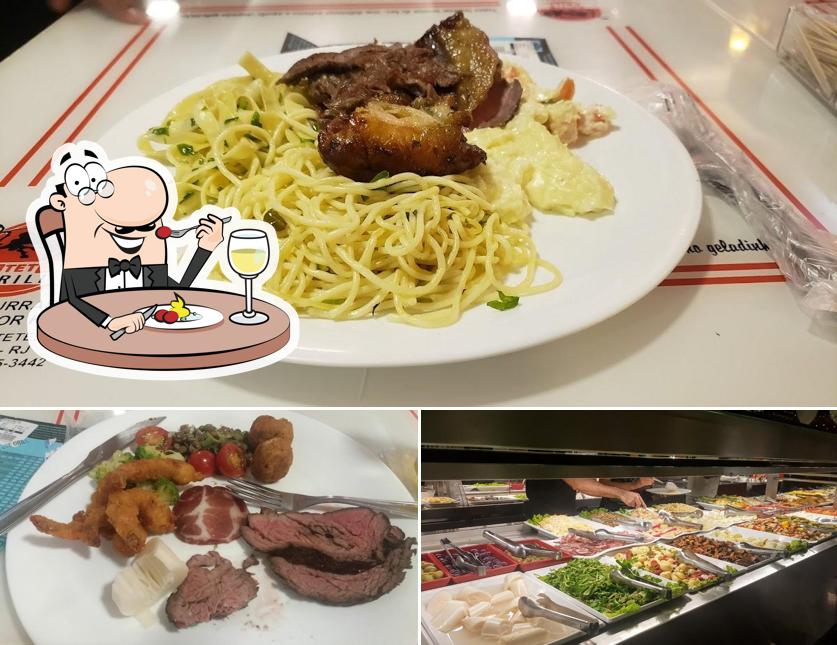Platos en Catete Grill & Sushi
