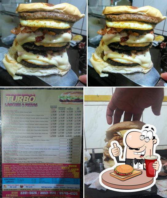 Peça um hambúrguer no Turbo Lanches