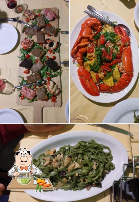 Insalata di alghe al Ristorante pizzeria Porta Montanara ha chiuso i battenti da mesi al suo posto adesso ce un sushi restaurant