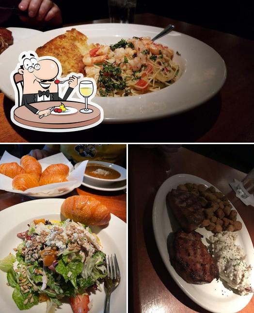Charleston's Restaurant, 224 Johnny Bench Dr in Oklahoma City