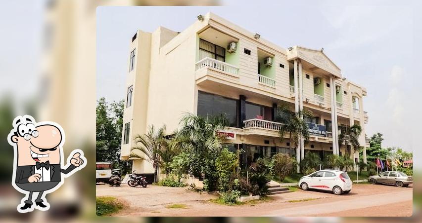 OYO 42999 Indraprastha Hotel