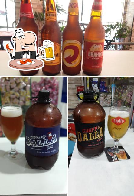 Você pode tomar uma tulipa de cerveja leve ou escura