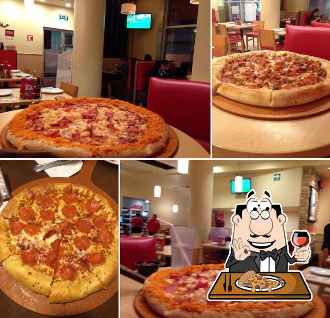 Pizza Hut pizzeria, San Miguel de Cozumel, Calle 3 Sur 81 - Restaurant  reviews