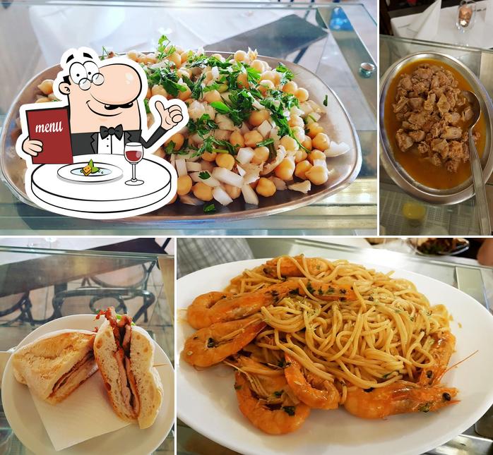 Food at Restaurante Casa De Petiscos O Forno