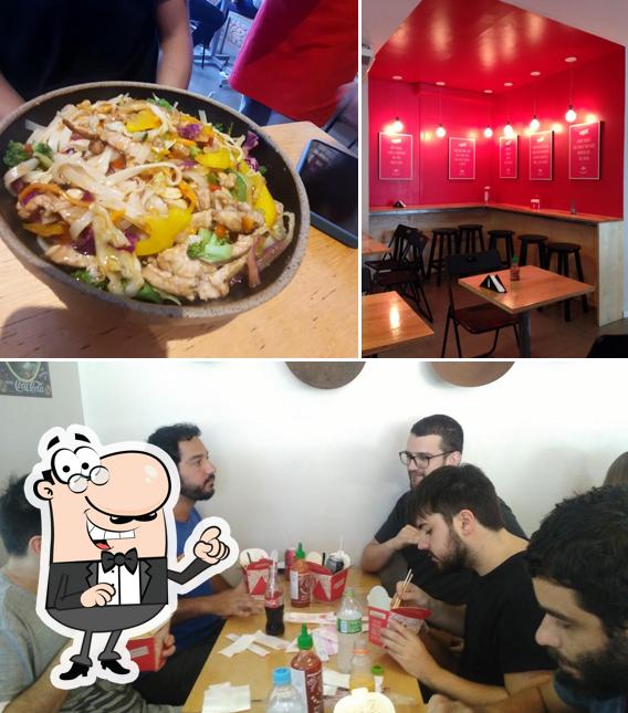 O interior do Woking Thai Food - Carlos Gomes (POA)