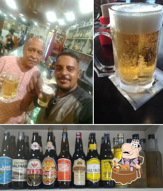 Peça um copo de cerveja leve ou escura