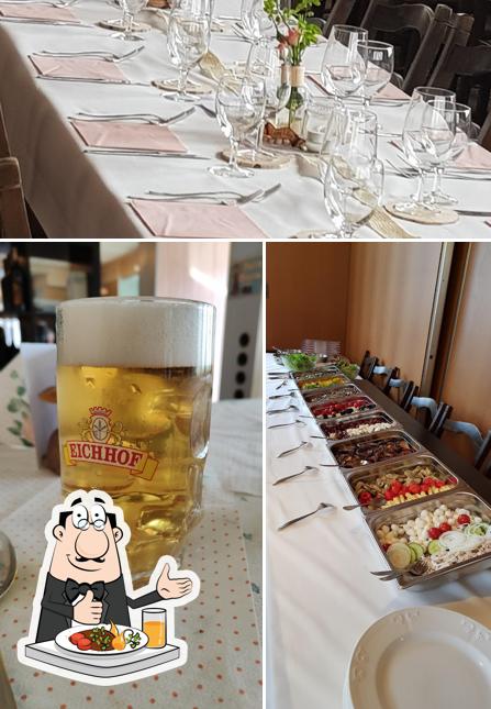 Tra le diverse cose da Gasthaus Hirschen si possono trovare la cibo e interni