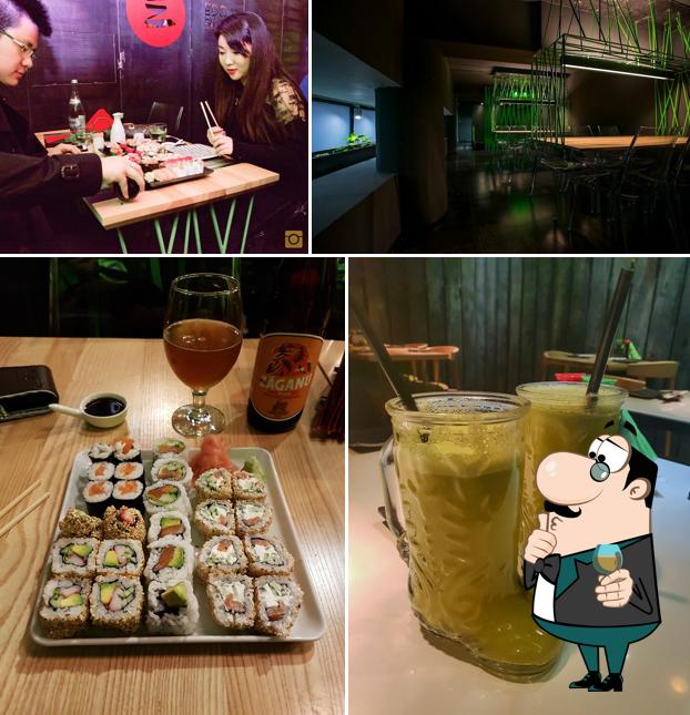 Estas son las fotografías que muestran barra de bar y bebida en Edo Sushi
