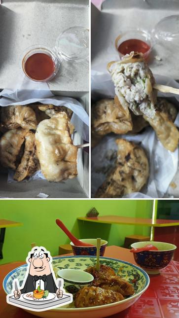 The photo of CAFE PAHARII’s food and interior