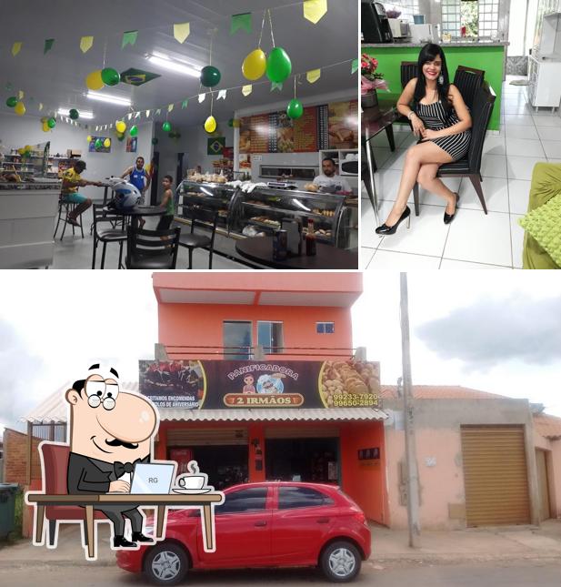 O interior do Panificadora Dois Irmaos