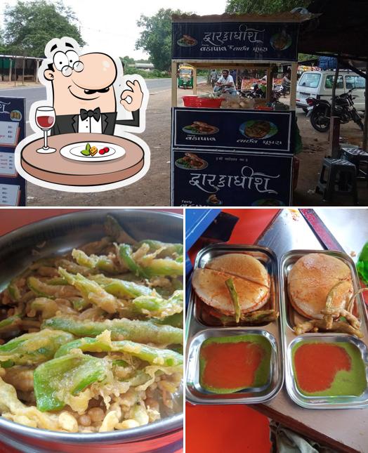 DWARKADHISH VADAPAV AND LIVE GHUGHRA