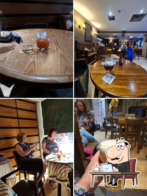 The Lily Bar, Ambleside, 1214 Lake Rd Carta del restaurante y opiniones