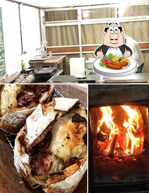 A comida e interior do restaurante