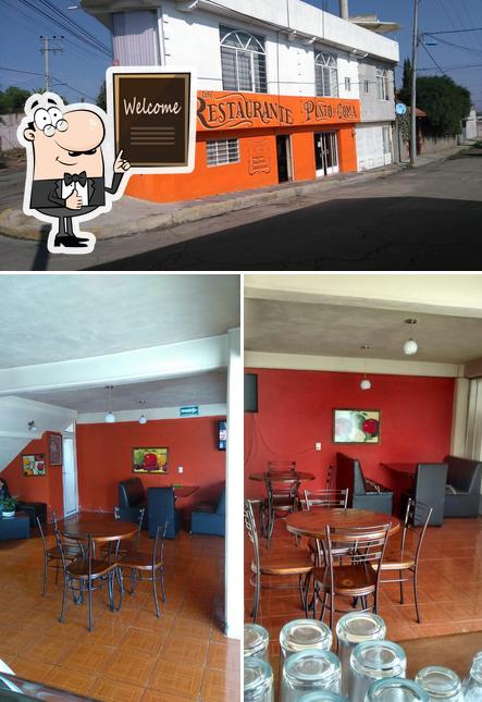 Взгляните на фотографию ресторана "PUNTO Y COMA"