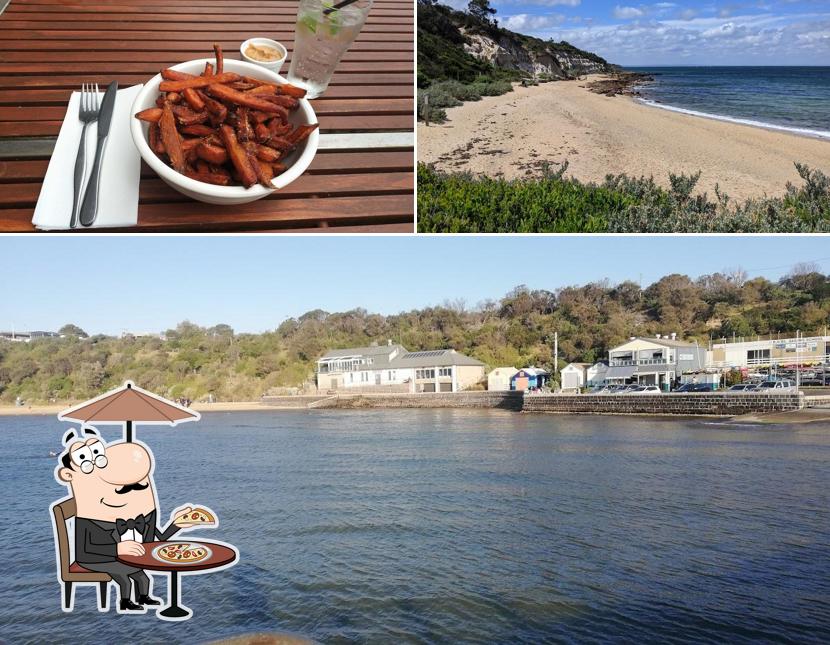Among different things one can find exterior and fries at Black Rock Yacht Club