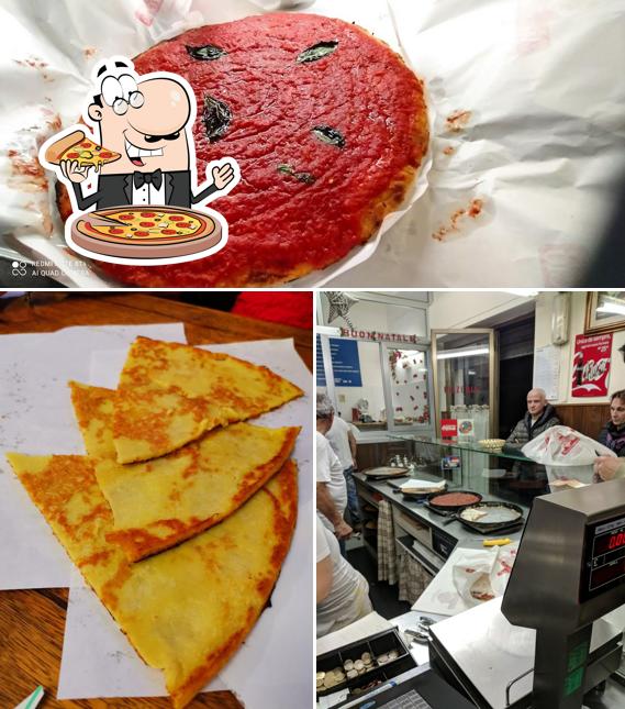 Pick pizza at Nuova Viareggio