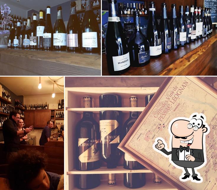Gli interni di Enoteca La Magnum