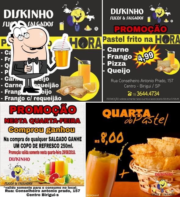 Desfrute de um drinque no Diskinho Sucos E Salgados