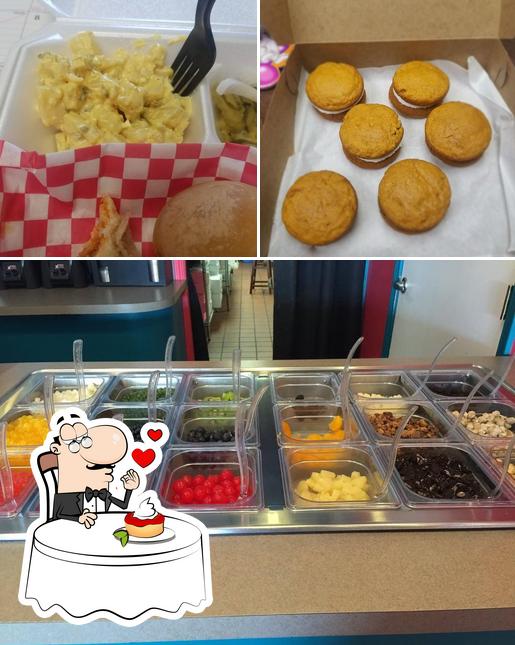 Whipped Up Bakery and Frozen Yogurt Shop in Corpus Christi Restaurant