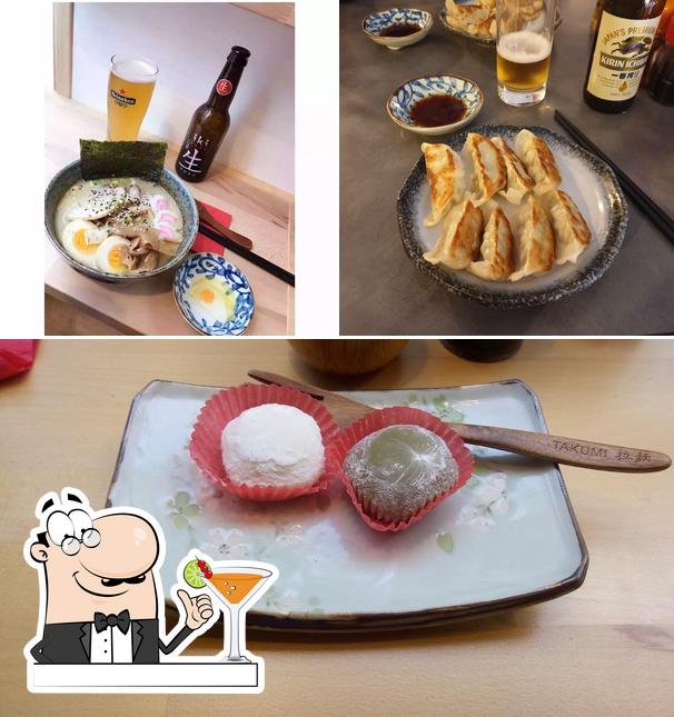 Vérifiez la photo indiquant la boire et nourriture concernant Takumi