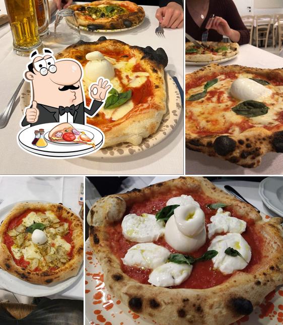 Scegli una pizza a La Nuova Mergellina