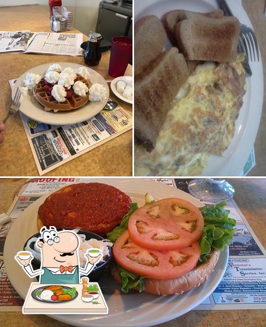 Green Olive Diner restaurant, 443 S Broad St in Meriden Restaurant