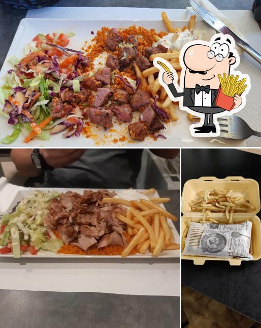 A Le Seize Kebab vous pouvez essayer des frites, des pommes frites