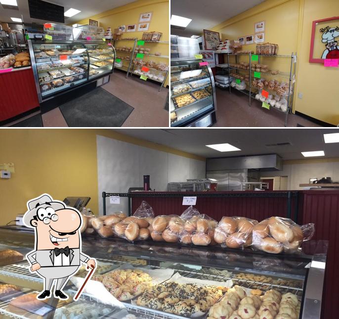 Check out how Giovanni Bakery looks outside