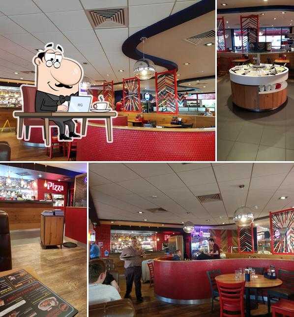 Pizza Hut, Fife Leisure Scheme, Whimbrel Pl in Dunfermline Restaurant