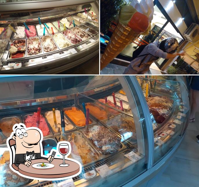 Platti al Gelateria Caffè Derby